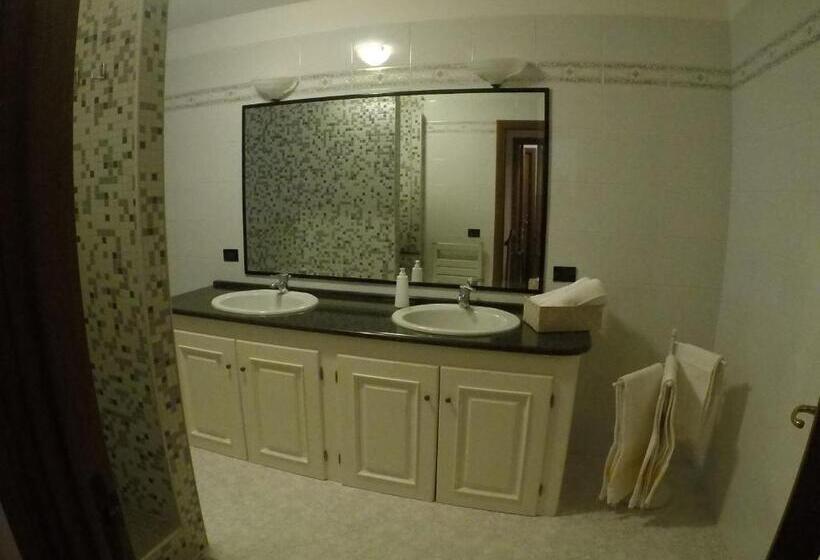 חדר סטנדרט לשלושה, B&b Bassu