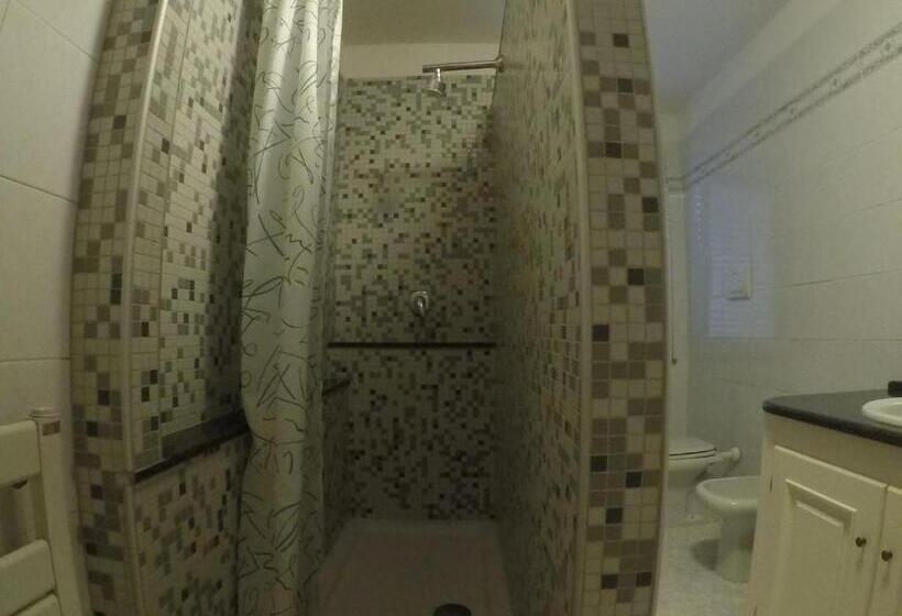 חדר סטנדרט לשלושה, B&b Bassu