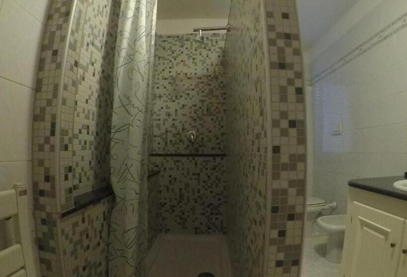 חדר סטנדרט לשלושה, B&b Bassu