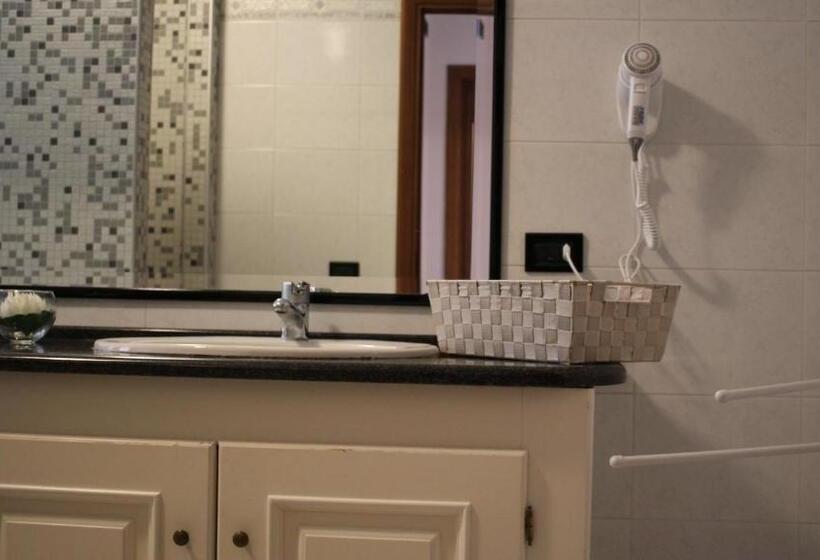 חדר סטנדרט לשלושה, B&b Bassu