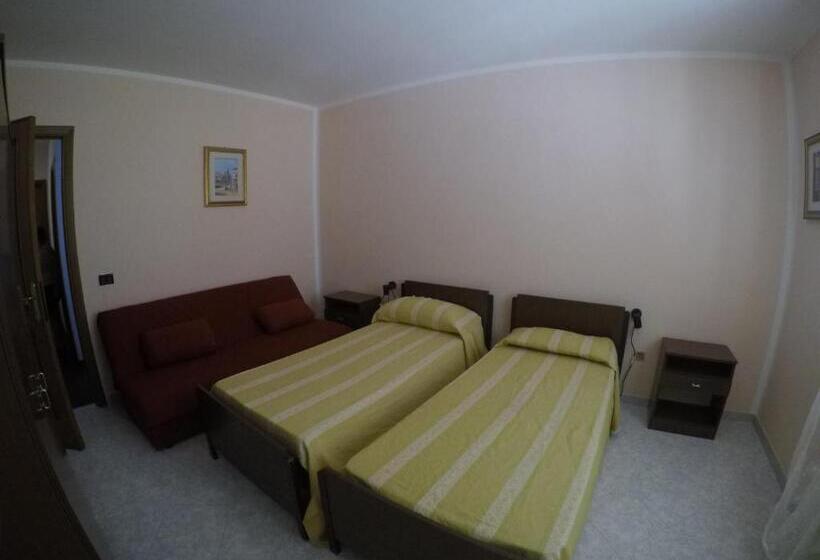 חדר סטנדרט לשלושה, B&b Bassu