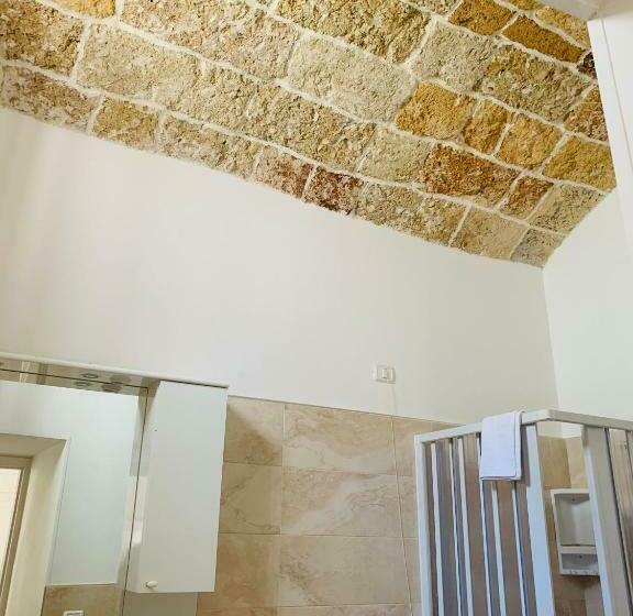 Standart Oda, Nonna Veronica