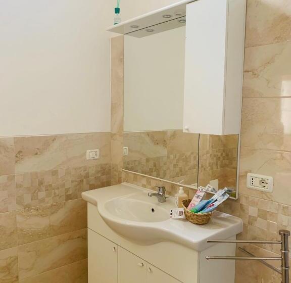 Standart Oda, Nonna Veronica