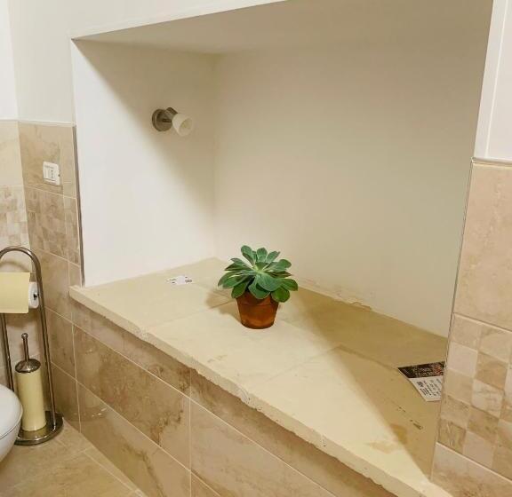 Standart Oda, Nonna Veronica