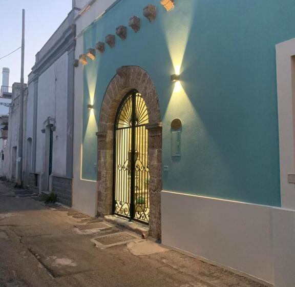 Bahçe Manzaralı Süit, Nonna Veronica