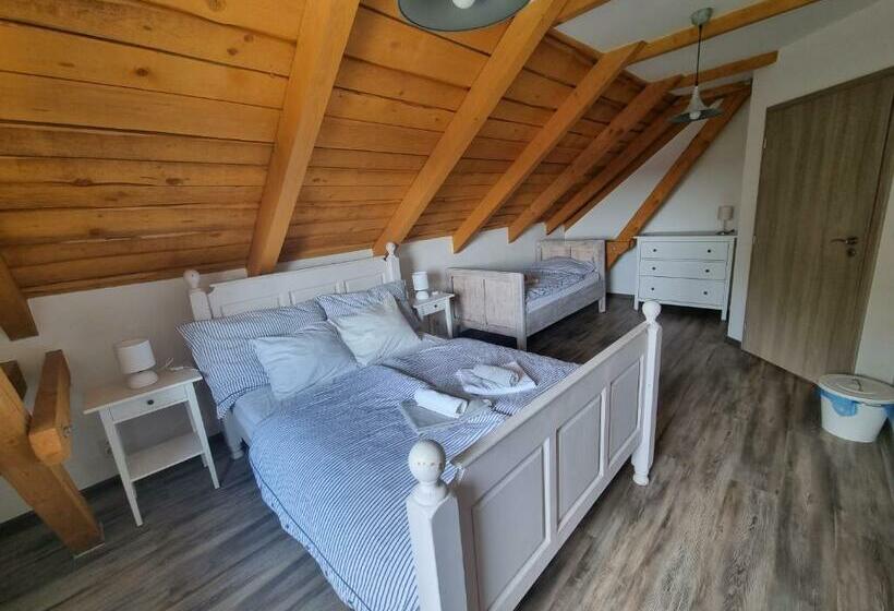 חדר סטנדרט לשלושה, čenovický Dvůr