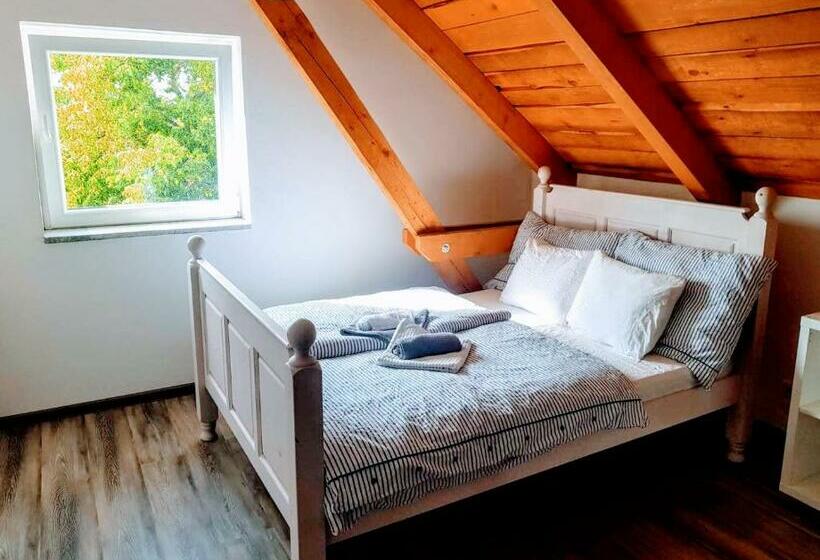 חדר סטנדרט לשלושה, čenovický Dvůr