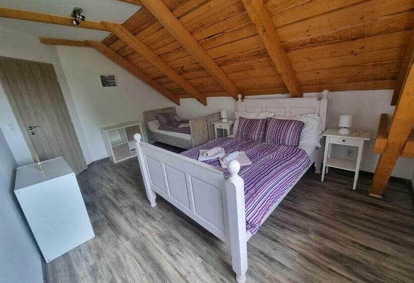 חדר סטנדרט לשלושה, čenovický Dvůr