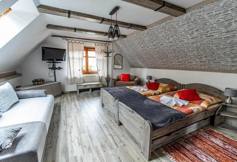 침실 2개 아파트, Penzión Aurel