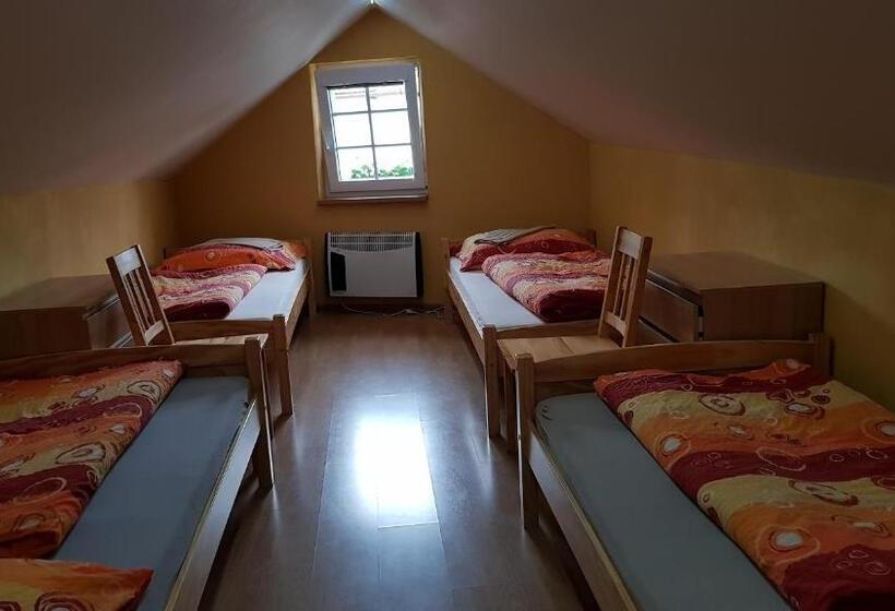 2ベッドルームアパートメント, Vinný Sklep U Konečků