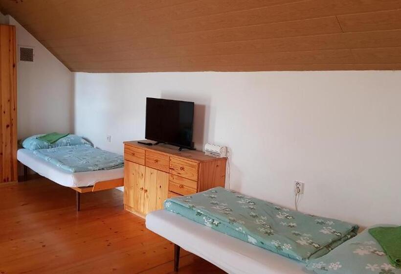 スタンダード4人部屋, Vinný Sklep U Konečků