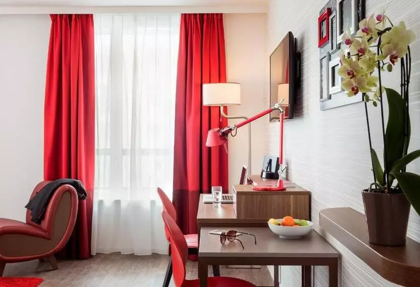 スタンダードスタジオ, Aparthotel Adagio La Defense Courbevoie