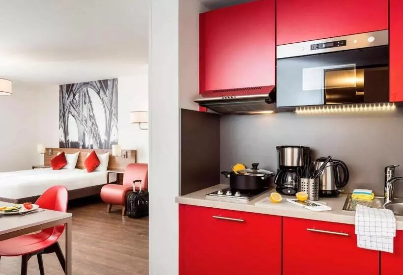 スタンダードスタジオ, Aparthotel Adagio La Defense Courbevoie