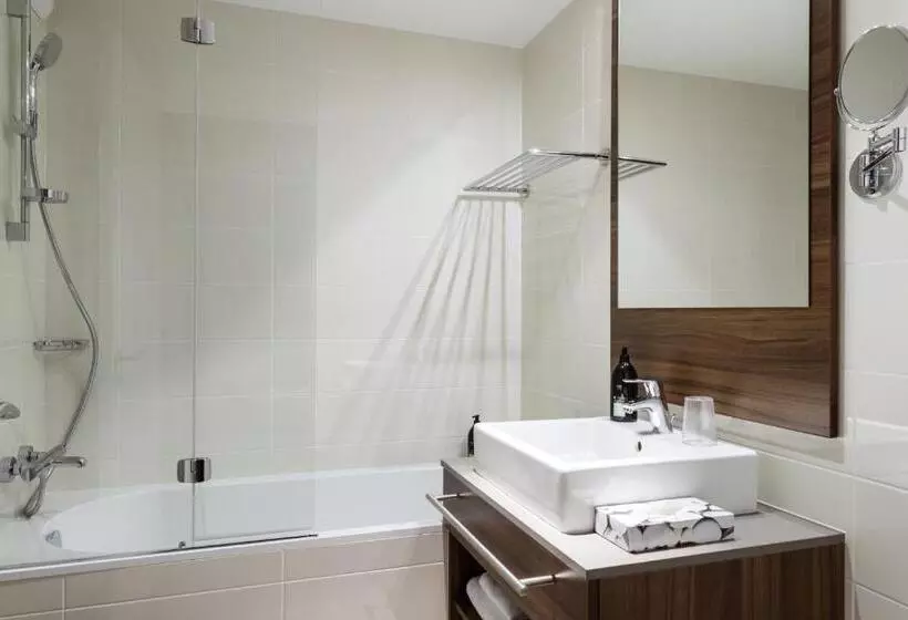 スタンダードスタジオ, Aparthotel Adagio La Defense Courbevoie