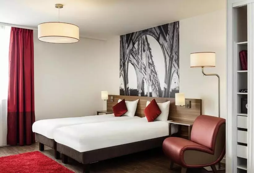 スタンダードスタジオ, Aparthotel Adagio La Defense Courbevoie