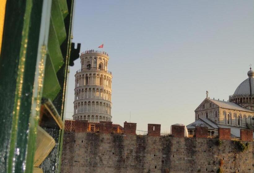 Camera Standard, Hostel Pisa Tower