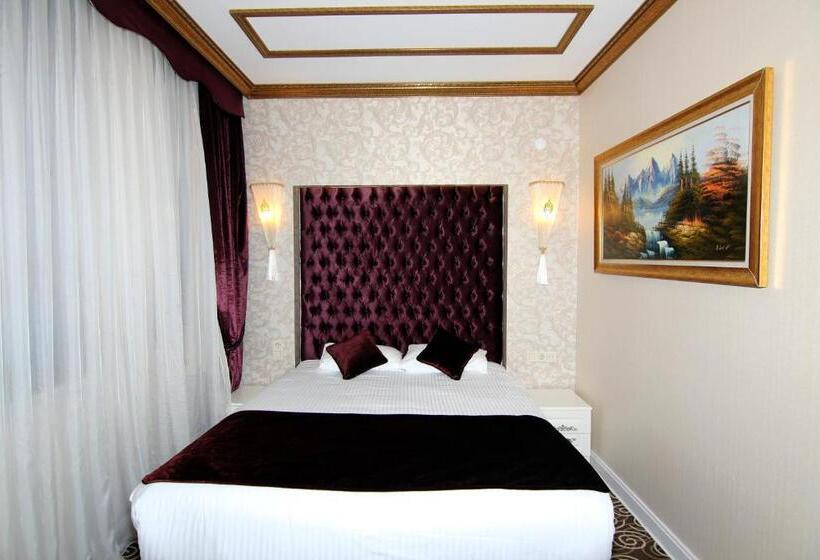 سوئیت با بالکن, Diamond Royal