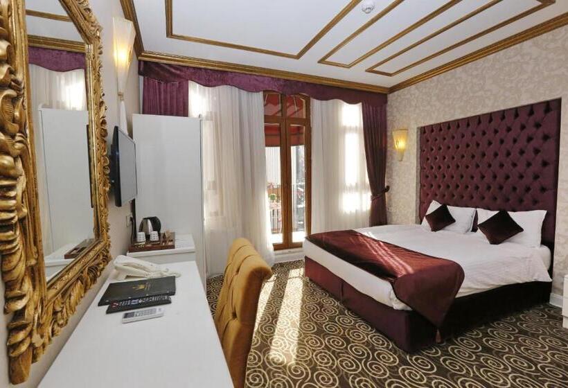 سوئیت با بالکن, Diamond Royal