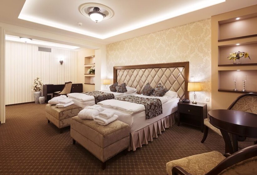 스탠다드 룸, Dvorana