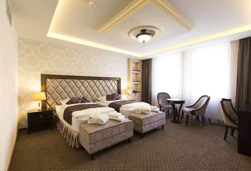 스탠다드 룸, Dvorana