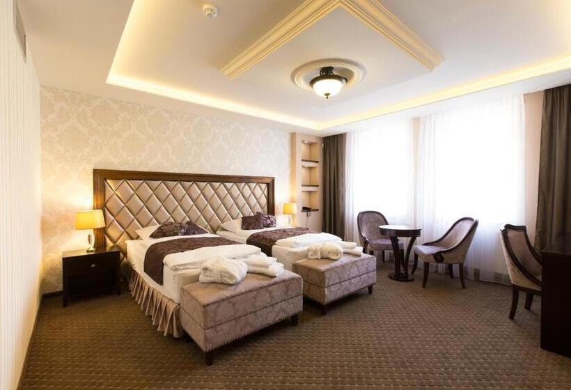 스탠다드 룸, Dvorana