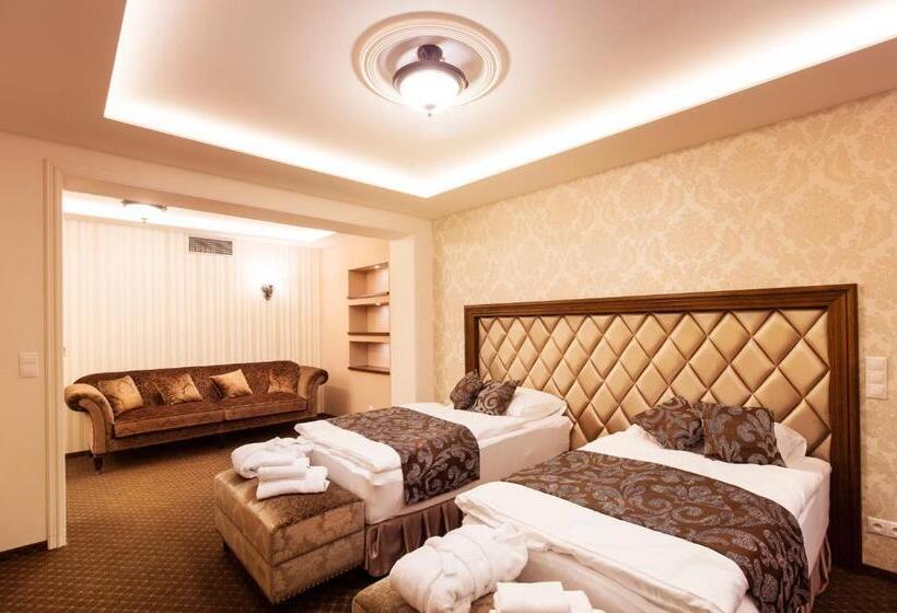 스탠다드 룸, Dvorana