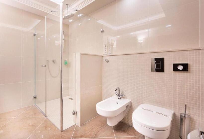 스탠다드 싱글 룸, Dvorana