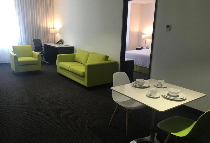 سوئیت با تخت بزرگ, Holiday Inn Express & Suites Puebla Angelopolis, An Ihg