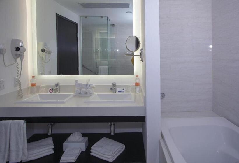 سوئیت با تخت بزرگ, Holiday Inn Express & Suites Puebla Angelopolis, An Ihg