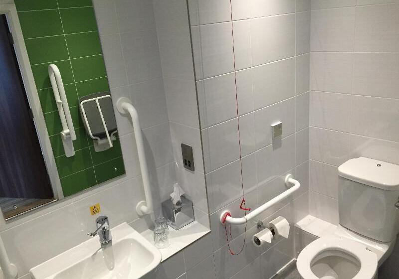 장애인을 위한 스탠다드 룸, Holiday Inn Huntingdon Racecourse, An Ihg