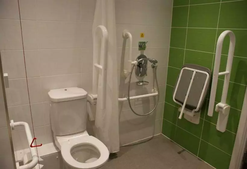 身障者適用スタンダードルーム, Holiday Inn Huntingdon Racecourse, An Ihg