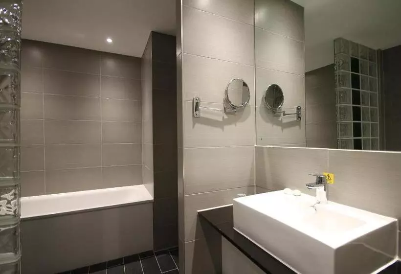スイート, Holiday Inn Huntingdon Racecourse, An Ihg
