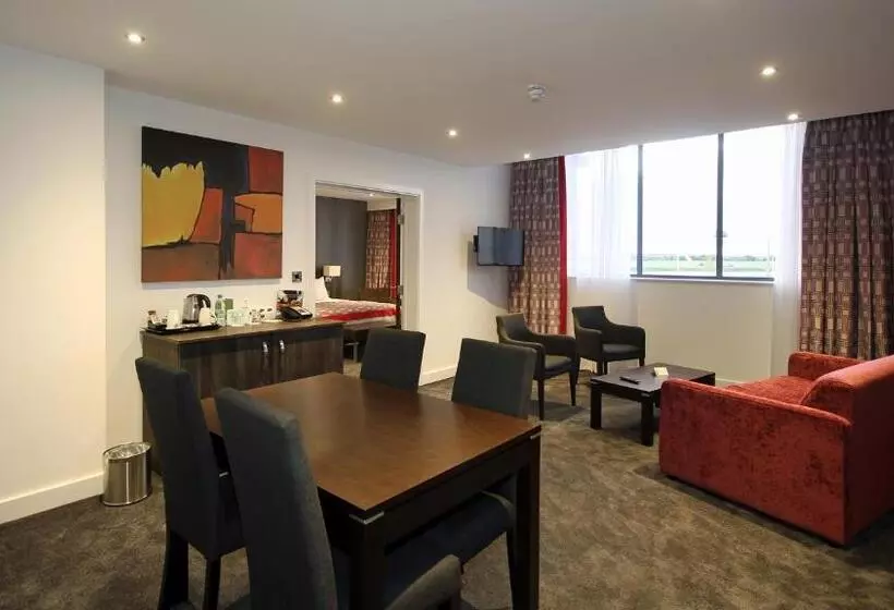 スイート, Holiday Inn Huntingdon Racecourse, An Ihg