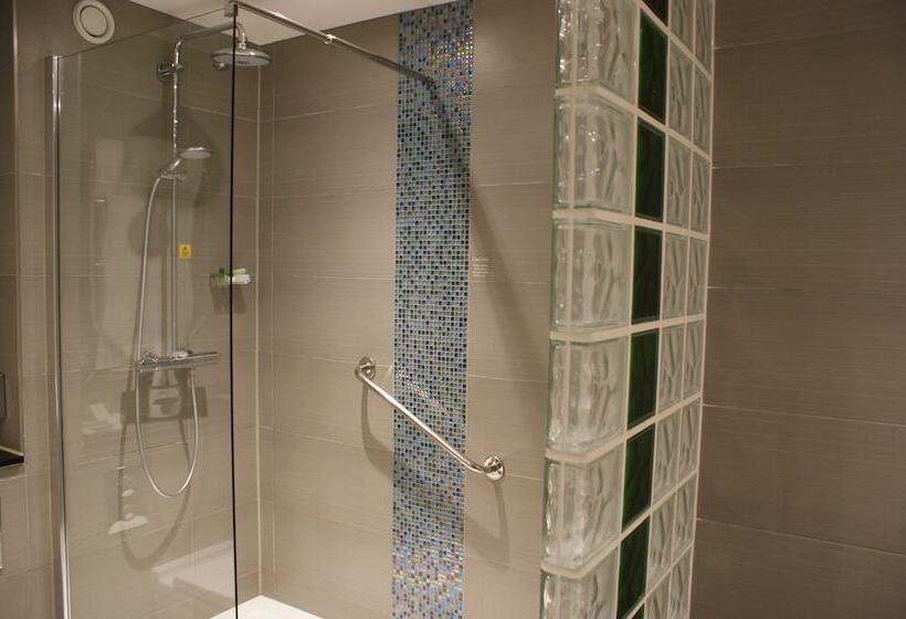 스위트, Holiday Inn Huntingdon Racecourse, An Ihg