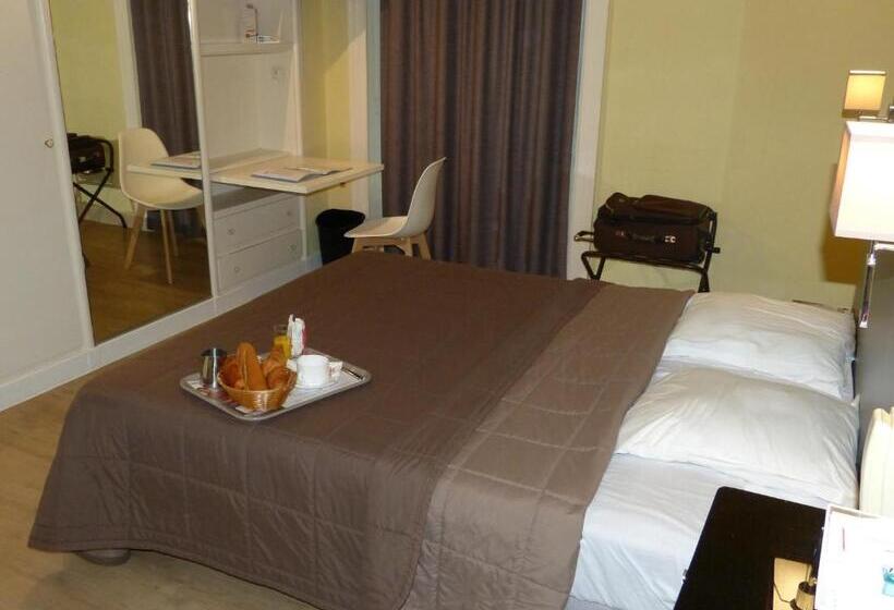 Номер Стандарт, Hôtel Terminus