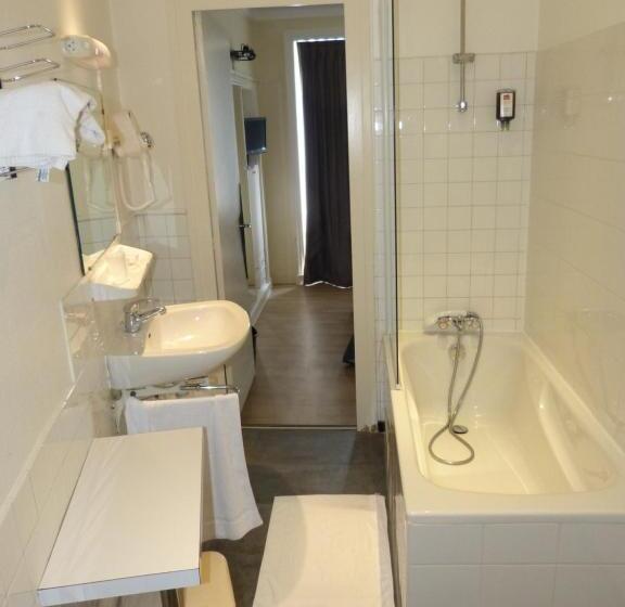 Номер Комфорт, Hôtel Terminus