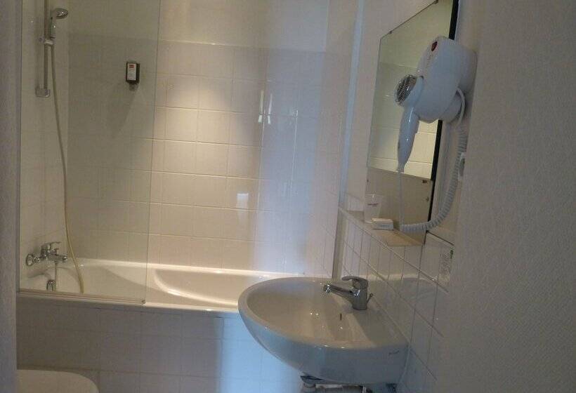 Номер Комфорт, Hôtel Terminus