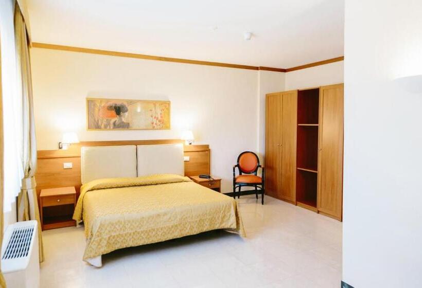 דירת חדר, Residence Federiciano