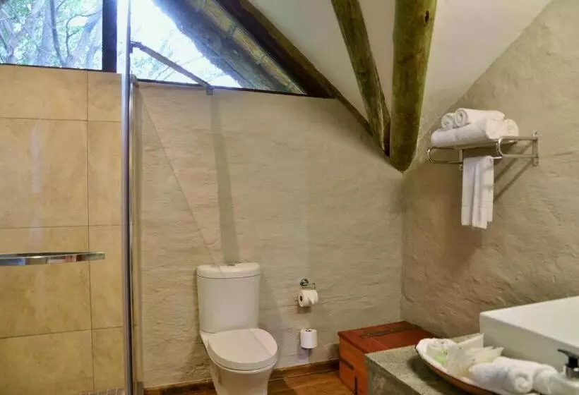 3 Bedroom Suite, Victoria Falls Safari Suites