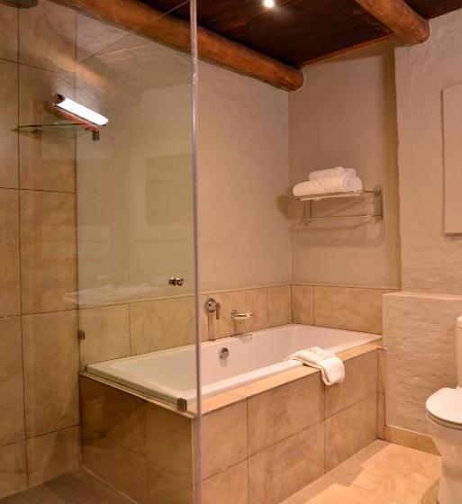 سوئیت 2 خوابه, Victoria Falls Safari Suites