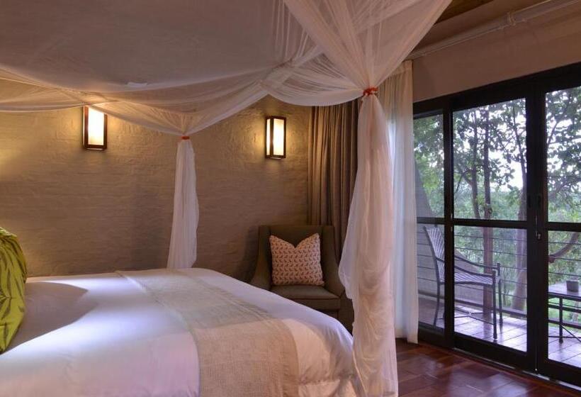 سوئیت 2 خوابه, Victoria Falls Safari Suites