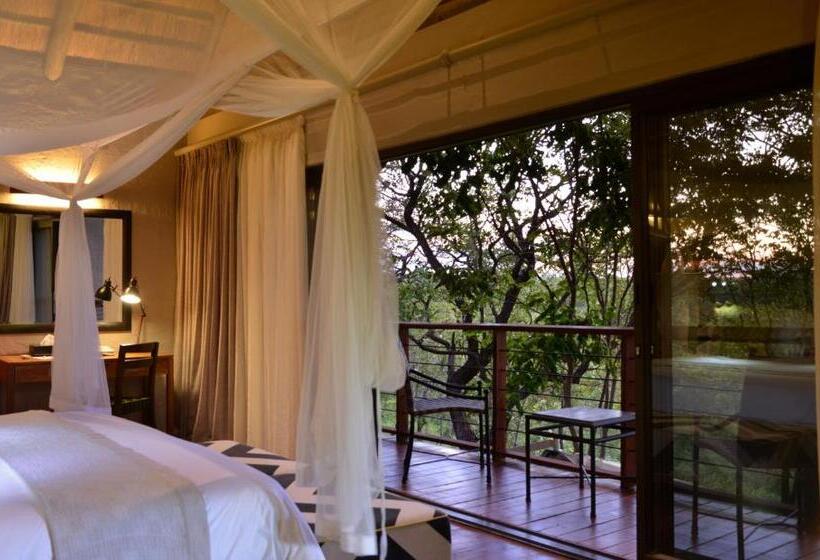 سوئیت 2 خوابه, Victoria Falls Safari Suites