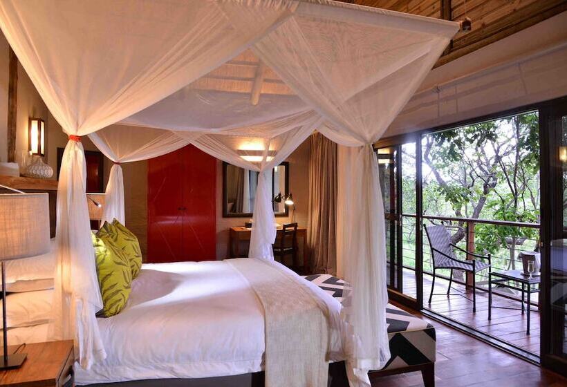 3 Bedroom Suite, Victoria Falls Safari Suites