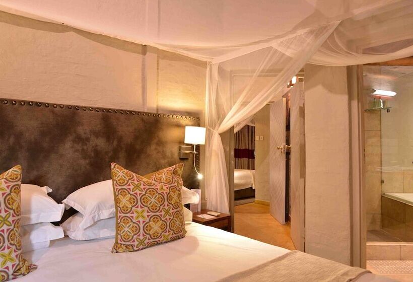 3 Bedroom Suite, Victoria Falls Safari Suites