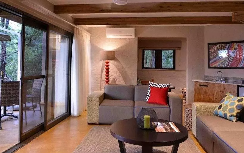 3 Bedroom Suite, Victoria Falls Safari Suites