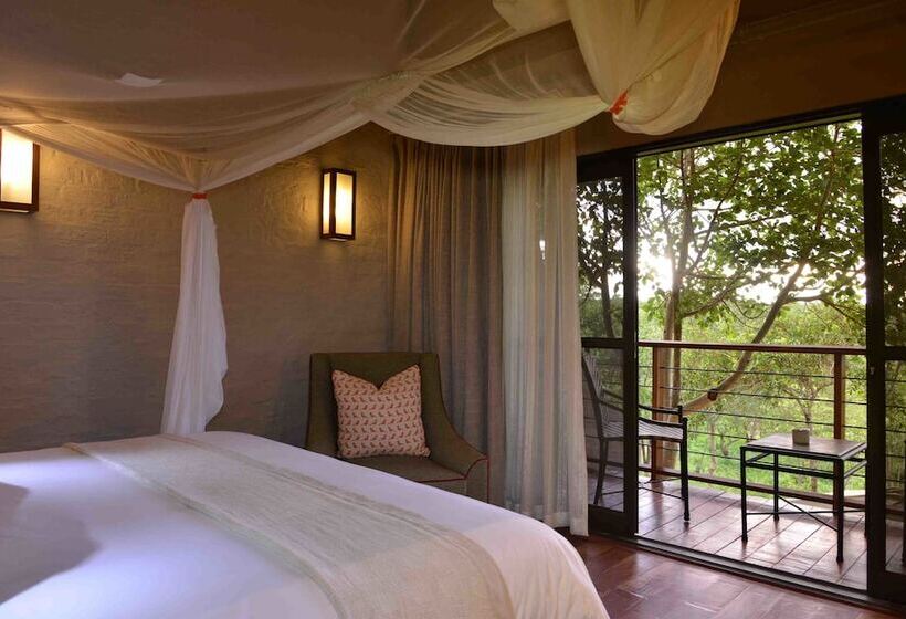 سوئیت 2 خوابه, Victoria Falls Safari Suites