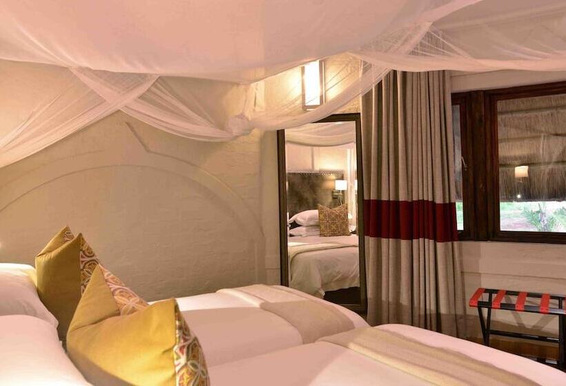 سوئیت 2 خوابه, Victoria Falls Safari Suites