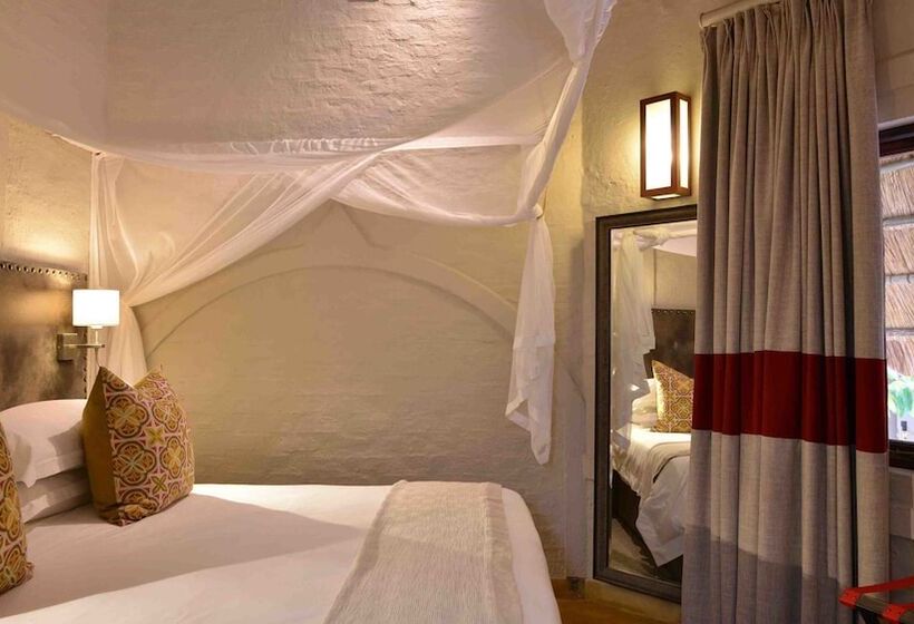 سوئیت 2 خوابه, Victoria Falls Safari Suites
