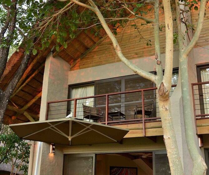سوئیت 2 خوابه, Victoria Falls Safari Suites