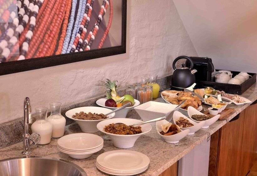 سوئیت 2 خوابه, Victoria Falls Safari Suites